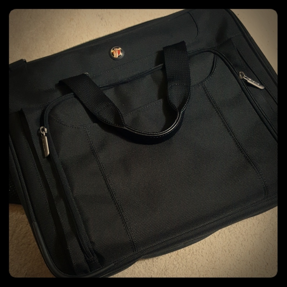 Targus Laptop Luggage Bag